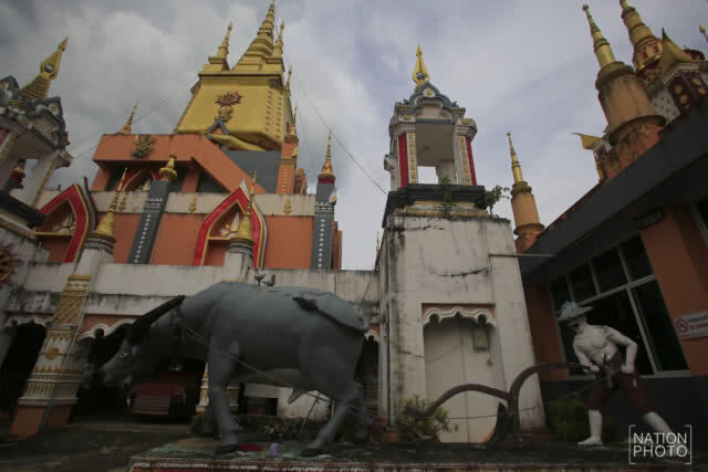 ศุกร์ (สุข) ละวัด : วัดห้วยทรายขาว ศิลปะปูนปั้น เชียงราย