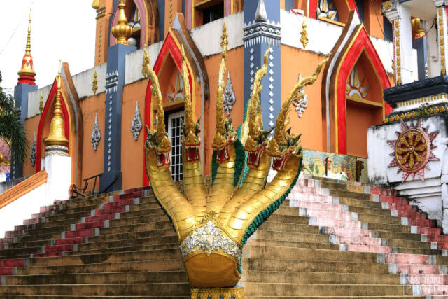 ศุกร์ (สุข) ละวัด : วัดห้วยทรายขาว ศิลปะปูนปั้น เชียงราย
