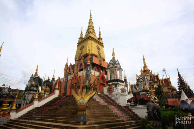 ศุกร์ (สุข) ละวัด : วัดห้วยทรายขาว ศิลปะปูนปั้น เชียงราย