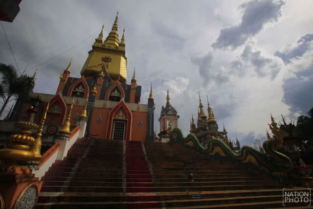 ศุกร์ (สุข) ละวัด : วัดห้วยทรายขาว ศิลปะปูนปั้น เชียงราย