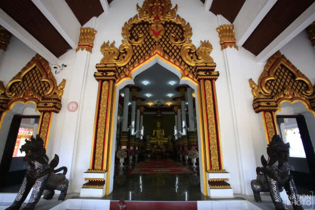 ศุกร์ (สุข) ละวัด : วัดห้วยทรายขาว ศิลปะปูนปั้น เชียงราย