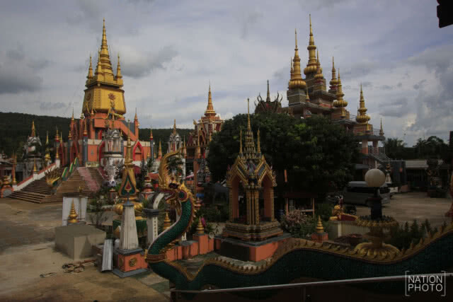 ศุกร์ (สุข) ละวัด : วัดห้วยทรายขาว ศิลปะปูนปั้น เชียงราย