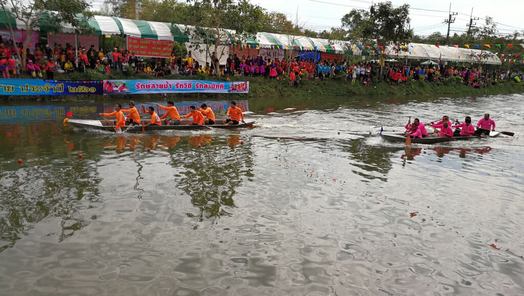"ลำสนุ่น " จัดแข่งเรือพายประเพณีประจำปี