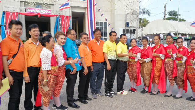 "ลำสนุ่น " จัดแข่งเรือพายประเพณีประจำปี