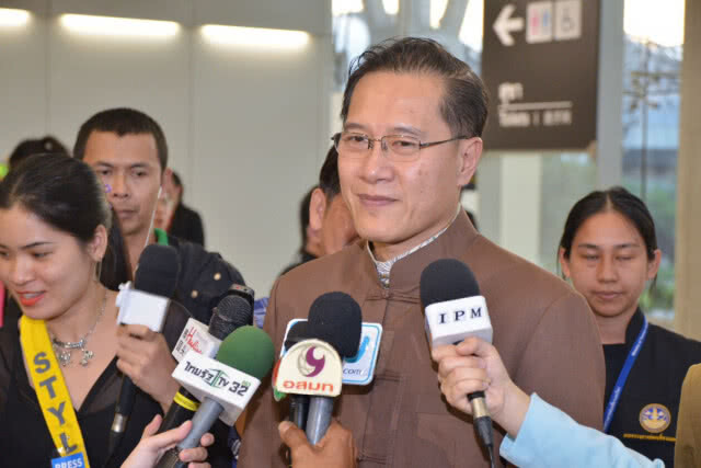 "วีระศักดิ์" ต้อนรับ นทท.จีน คนที่ 10 ล้าน คนแรกในประวัติศาสตร์ไทย