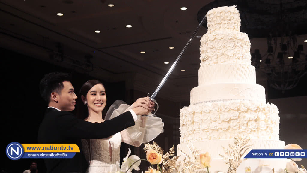 ชื่นมื่น "ขนมจีน" ควง "ไฮโซเคน" เข้าประตูวิวาห์แบบเรียบง่าย ชื่นมื่น "ขนมจีน" ควง "ไฮโซเคน" เข้าประตูวิวาห์แบบเรียบง่าย