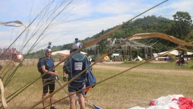 "ยูโรเปี้ยน เรดบูล" จัดเต็มปล่อยอะดรีนาลีนให้ พลุ่งพล่านผ่านกีฬาสุดผาดโผนเหินเวหาไปกับสกายไดฟ์