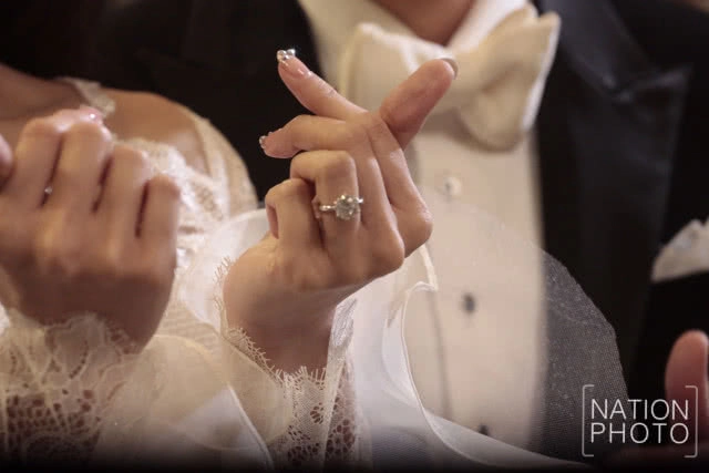 ชื่นมื่น "ขนมจีน" ควง "ไฮโซเคน" เข้าประตูวิวาห์แบบเรียบง่าย