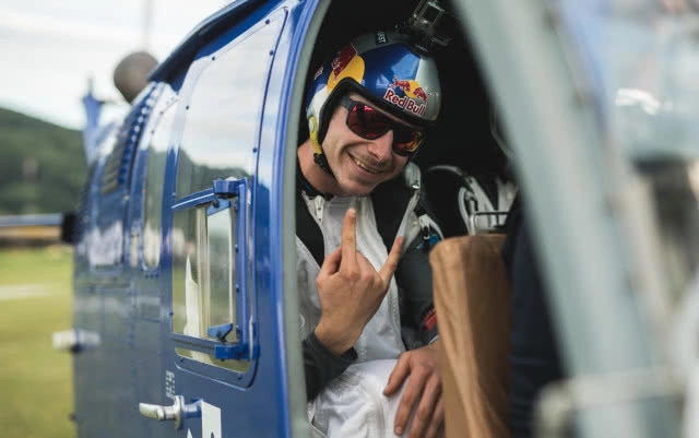 "ยูโรเปี้ยน เรดบูล" จัดเต็มปล่อยอะดรีนาลีนให้ พลุ่งพล่านผ่านกีฬาสุดผาดโผนเหินเวหาไปกับสกายไดฟ์