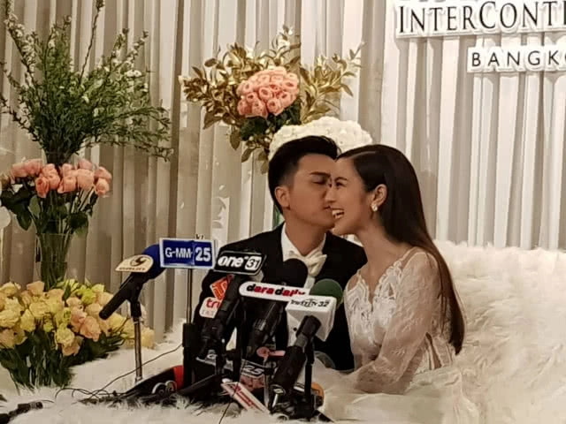 ชื่นมื่น "ขนมจีน" ควง "ไฮโซเคน" เข้าประตูวิวาห์แบบเรียบง่าย