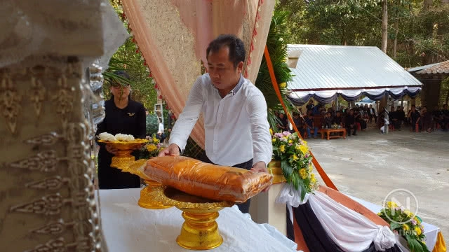 ​เผาแล้วนักมวยสาว "หงส์ขาว" พ่อยังติดใจสาเหตุ