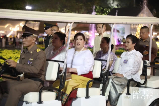 พระเจ้าหลานเธอฯ เสด็จเยี่ยมชมงานอุ่นไอรักฯ