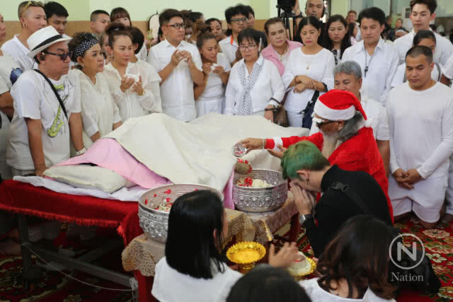 (ภาพชุด) คนบันเทิงร่วมอาลัย "พ่อดม ชวนชื่น"