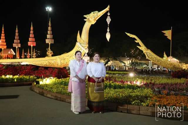 พระเจ้าหลานเธอฯ เสด็จเยี่ยมชมงานอุ่นไอรักฯ