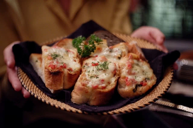 ฉลองเทศกาลแห่งความสุข ที่ It's Happened to be A Closet