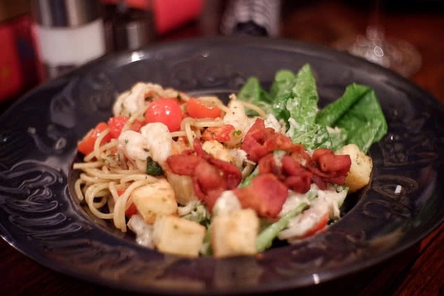 ฉลองเทศกาลแห่งความสุข ที่ It's Happened to be A Closet