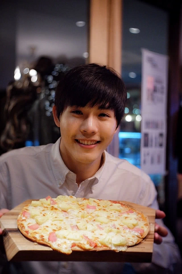 ฉลองเทศกาลแห่งความสุข ที่ It's Happened to be A Closet