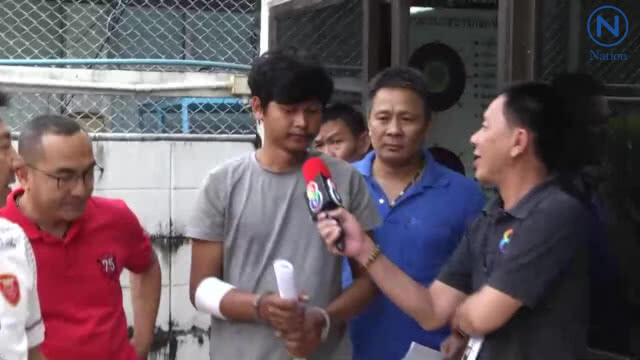 หนุ่มเผาบ้านง้อเมียไม่สำเร็จ กราบขอโทษเพื่อนบ้าน สารภาพทำไปเพราะบันดาลโทสะ