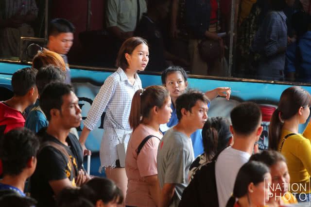 ภาพชุด : บรรยากาศการเดินทางกลับภูมิลำเนาของ ปชช. ที่ขนส่งหมอชิต
