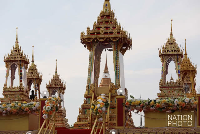 ปชช.สักการะพระบรมสารีริกธาตุและพระพุทธรูปสำคัญจาก13 ประเทศ เพื่อความเป็นสิริมงคล