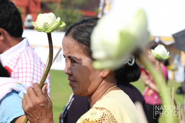 ปชช.สักการะพระบรมสารีริกธาตุและพระพุทธรูปสำคัญจาก13 ประเทศ เพื่อความเป็นสิริมงคล
