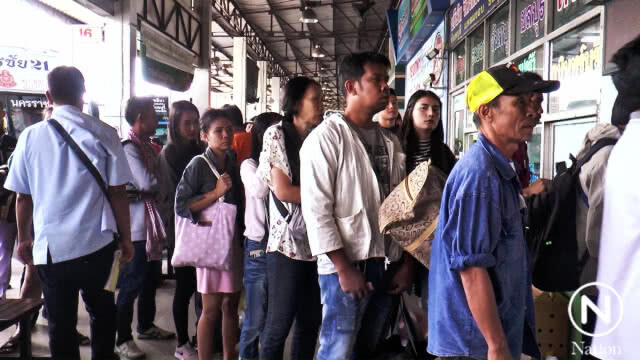 บขส.โคราชแน่น...ประชาชนแห่ซื้อตั๋วกลับกรุงเทพฯ