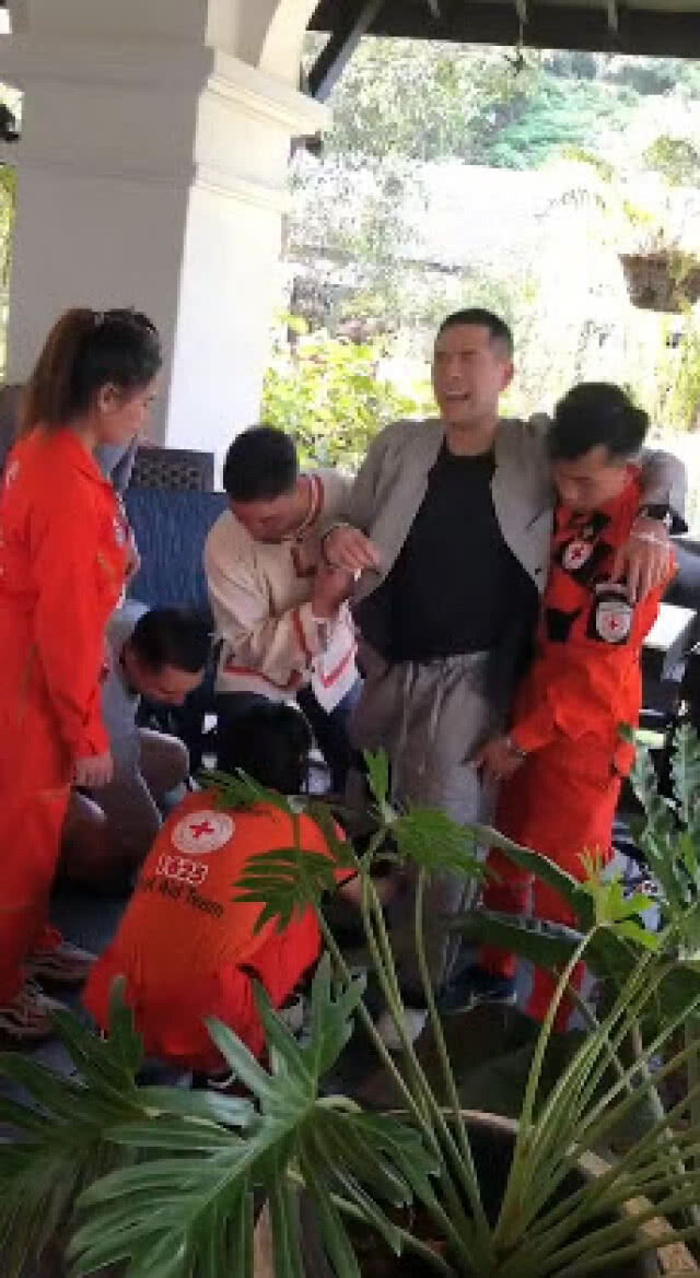 ส่งตัว"วูดดี้"กลับไทย หลังไปเที่ยว"ลาว"เกิดอุบัติเหตุ ขยับขาไม่ได้