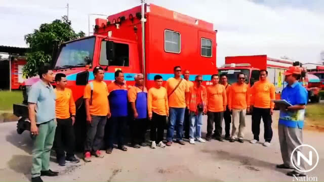 เจ้าหน้าที่นำเครื่องจักรลงพื้นที่ "บางสะพาน" รับมือพายุ