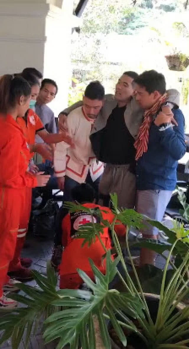 ส่งตัว"วูดดี้"กลับไทย หลังไปเที่ยว"ลาว"เกิดอุบัติเหตุ ขยับขาไม่ได้