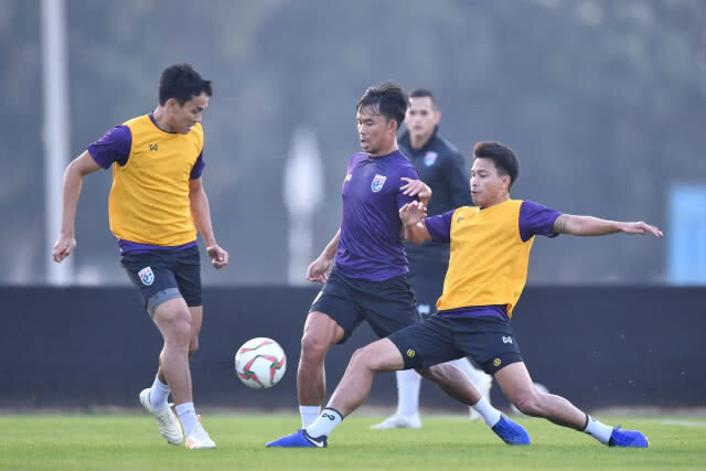 ช้างศึก ลงฝึกซ้อม ก่อนพบกับ โอมาน ในเกมกระชับมิตร