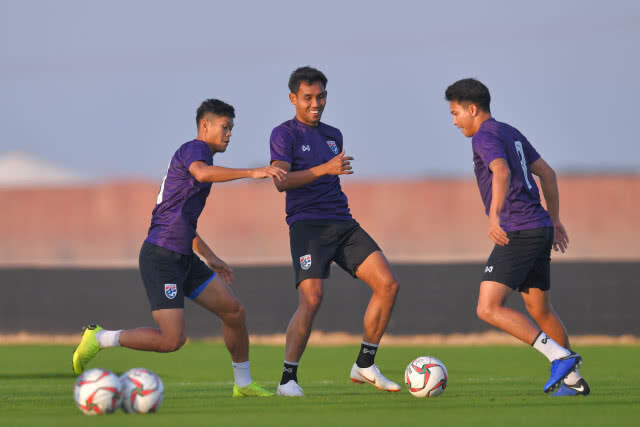 ช้างศึก ลงฝึกซ้อม ก่อนพบกับ โอมาน ในเกมกระชับมิตร