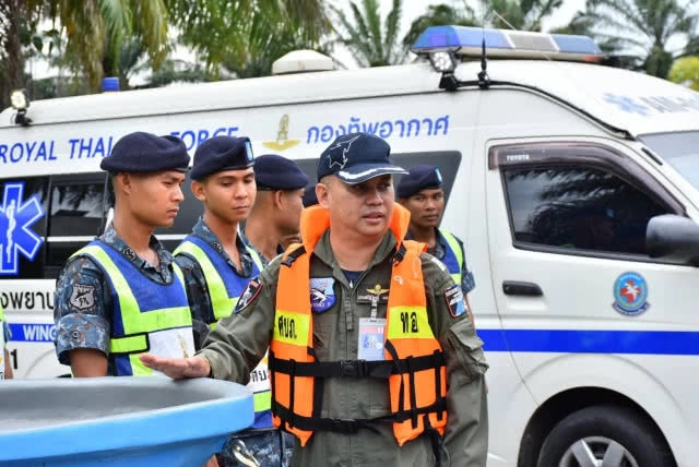 ทอ.มาแล้ว!!! ทหารอากาศเข้าพื้นที่เสี่ยงภัยเตรียมดูแลประชาชน