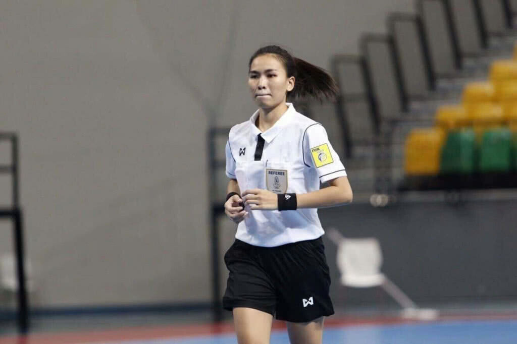 เปาฟุตซอลหญิงฟีฟ่าคนแรกของไทย! "ปนัดดา" ขอบคุณสมาคมฯ​ ที่ยกระดับ​ ผตส.ไทย จนได้รับรองจากฟีฟ่า