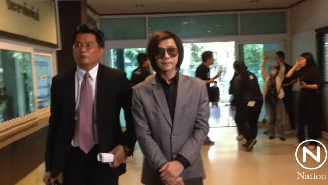 "บอล บางแก้ว" มอบตัว หลังมีข่าวออกหมายจับ