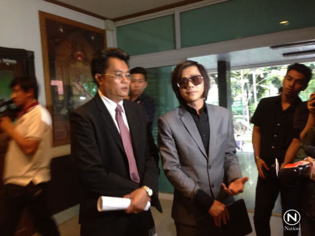 "บอล บางแก้ว" มอบตัว หลังมีข่าวออกหมายจับ