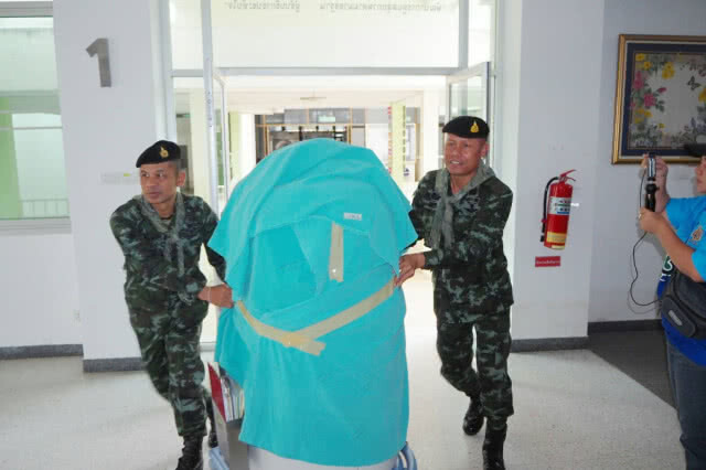 จัดกำลังพล ตั้งโรงพยาบาลสนาม "บางสะพาน" พร้อมรับมือผู้ประสบภัย