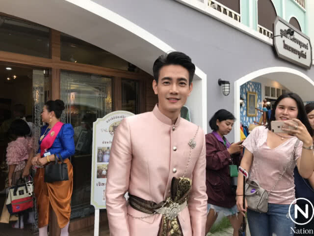 "ฟลุค จิระ" ลุ้นทายาทปีหมู เชื่อเป็นปีมงคล