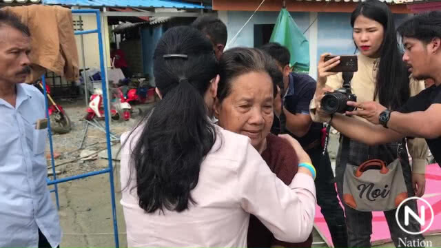 "สุดารัตน์" ลงนครศรีฯ เยียวยาเหยื่อ "พายุปาบึก"