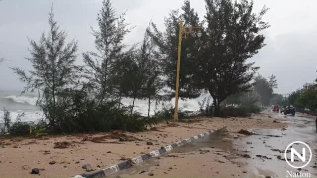 เร่งเปิดผิวถนนหลังได้รับพิษพายุปาบึก
