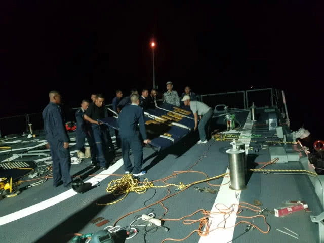 ติดตั้งป้ายชื่อเรือหลวงภูมิพลอดุลยเดช กลางทะเลอ่าวไทย