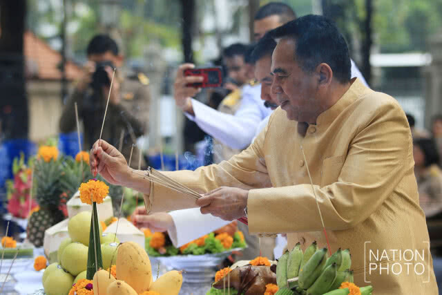 (ภาพชุด) วันคล้ายวันสวรรคตพระบาทสมเด็จพระปิ่นเกล้าเจ้าอยู่หัว
