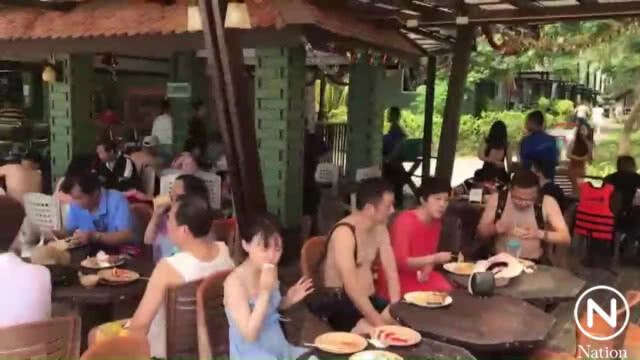 ฟ้าหลังฝน..นักท่องเที่ยวแน่น "เกาะพีพี" หลังพายุ "ปาบึก" สงบ