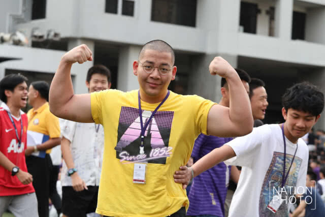 จัดเต็ม! กรุงเทพคริสเตียนใส่ชุดไปรเวทวันแรก