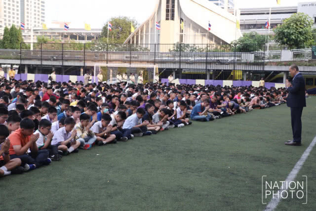 จัดเต็ม! กรุงเทพคริสเตียนใส่ชุดไปรเวทวันแรก