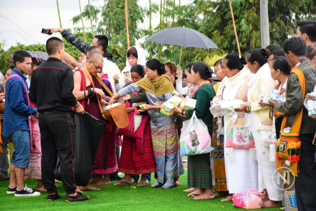 ลูกศิษย์นับหมื่นแห่ร่วมทำบุญ "ครูบาบุญชุ่ม" 55 ปี
