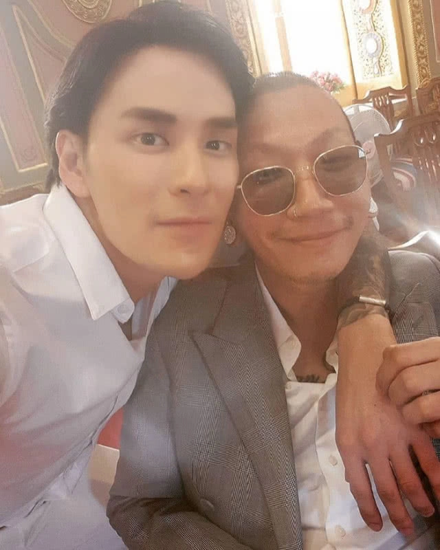 "แทค" วิวาห์เงียบ แฟนคลับแห่ยินดี