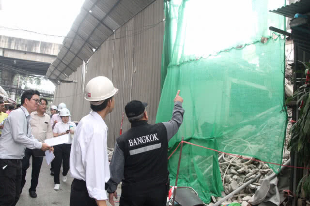 ทีมวิศวกรลงพื้นที่ตรวจสอบอาคารถล่มรามคำแหง51