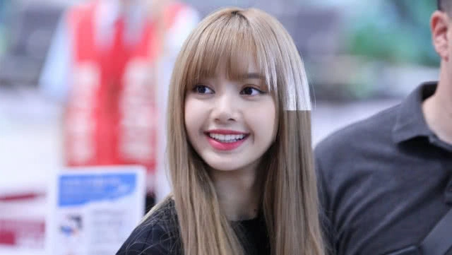 เรื่องราวดีดีของสาว "ลิซ่า" นั่งรถทัวร์กลับบุรีรัมย์