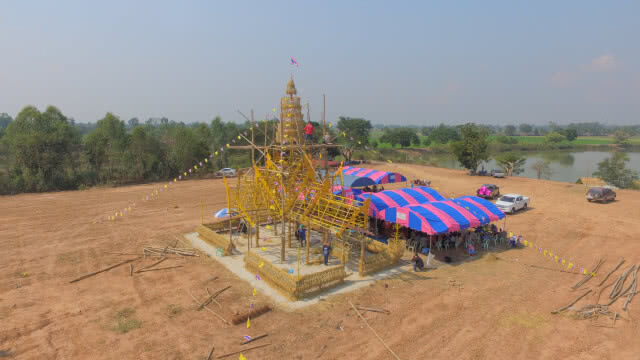 ชาวบ้านวังพิกุล ร่วมใจสร้าง ประสาทรวงข้าวบูชาพระแม่โพสพ
