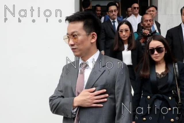 "โอ๊ค เอม อิ๊ง พจมาน" ถือหุ้นพี.ที.คอร์ปอเรชั่นไทย